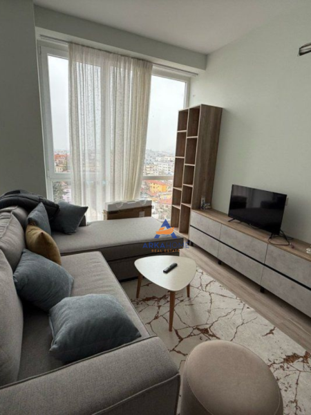 Tirane, jepet me qera apartament 1+1+Ballkon Kati 9, 50 m² 750 € (SELVIA)