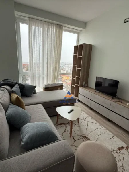 Tirane, jepet me qera apartament 1+1+Ballkon Kati 9, 50 m² 750 € (SELVIA)