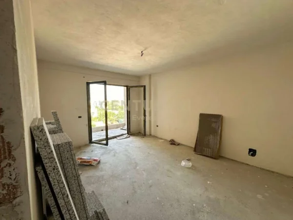 Tirane, shes apartament 1+1 Kati 4, 70 m² 128.750 € (Bulevardi i ri)