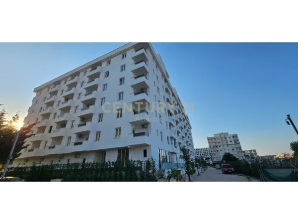 Durres, shitet apartament 1+1 Kati 3, 57 m² 79.324 € (Shitje në Golem prane hotel Flower , Durrës)