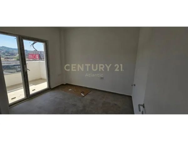 Durres, shitet apartament 1+1 Kati 3, 57 m² 79.324 € (Shitje në Golem prane hotel Flower , Durrës)