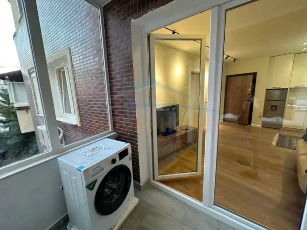 Tirane, jepet me qera 1+1 Kati 2, 47 m² 550 € 