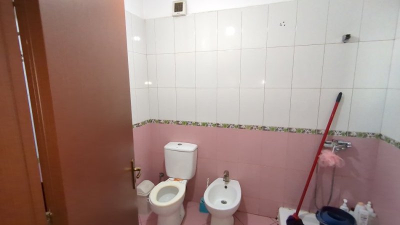 Tirane, jepet me qera apartament 2+1 Kati 7, 118 m² 400 € (unaza e re)