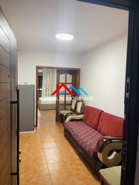 Tirane, jepet me qera apartament 1+1+Ballkon Kati 3, 40 m² 450 € (RRUGA MUHAMED GJOLLESHA,21 DHJETORI)