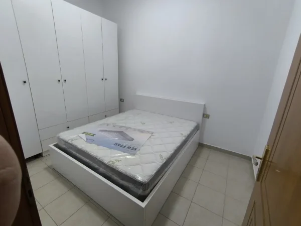 Tirane, jepet me qera apartament 1+1 Kati 1, 60 m² 400 € (Afer Concordit)