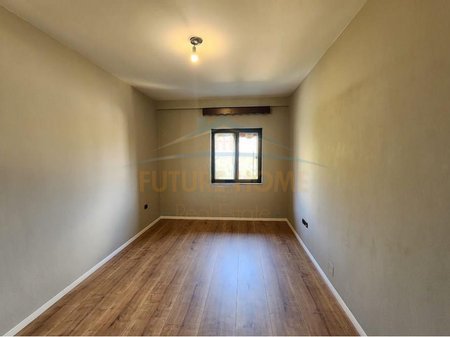 Tirane, jepet me qera apartament Kati 5, 165 m² 1.700 € (LICEU ARTISTIK)