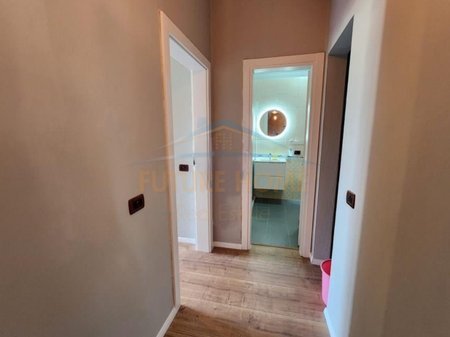 Tirane, jepet me qera apartament Kati 5, 165 m² 1.700 € (LICEU ARTISTIK)