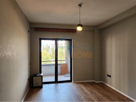 Tirane, jepet me qera apartament Kati 5, 165 m² 1.700 € (LICEU ARTISTIK)