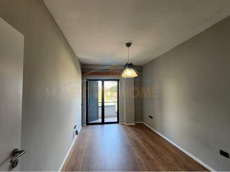 Tirane, jepet me qera apartament Kati 5, 165 m² 1.700 € (LICEU ARTISTIK)