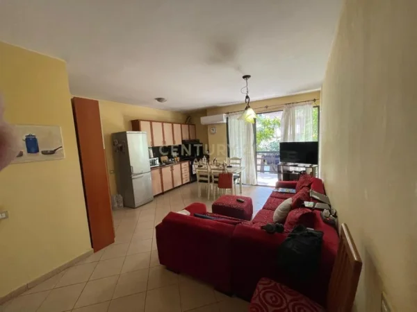 Tirane, jepet me qera apartament 2+1+Aneks+Ballkon Kati 2, 100 m² 600 € (Prane Sophie)