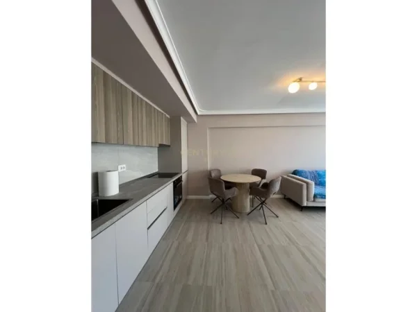 Durres, shitet apartament 2+1 Kati 5, 87 m² 175.000 € (Qender)