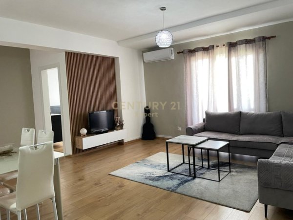 Tirane, jepet me qera apartament 2+1 Kati 10, 110 m² 600 € (RRUGA DRITAN HOXHA)
