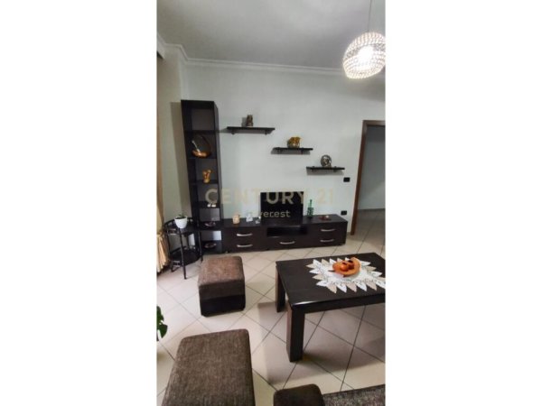 Tirane, jap me qera apartament 2+1 Kati 2, 95 m² 420 € (Shkoze)