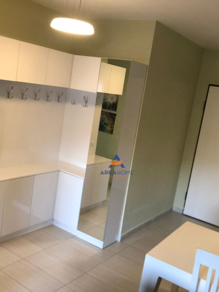 Tirane, jepet me qera apartament 2+1+Ballkon Kati 4, 77 m² 1.000 € (STADIUMI DINAMO)