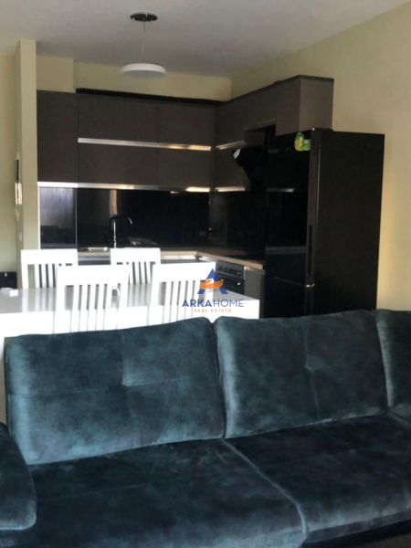 Tirane, jepet me qera apartament 2+1+Ballkon Kati 4, 77 m² 1.000 € (STADIUMI DINAMO)