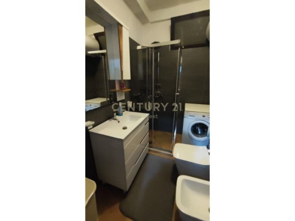 Tirane, jap me qera apartament 2+1 Kati 2, 95 m² 420 € (Shkoze)