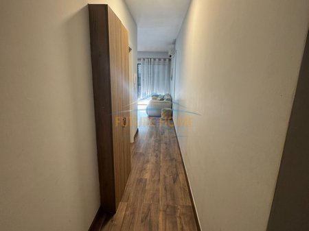 Tirane, jepet me qera apartament 1+1 Kati 8, 70 m² 700 € (KOMPLEKSI DINAMO)