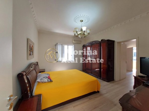 Tirane, jepet me qera apartament 2+1 Kati 3, 90 m² 800 € (Rruga e Kavajes-Kisha Katolike)