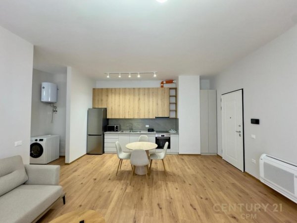 Tirane, jepet me qera apartament 2+1+Aneks+Ballkon Kati 5, 119 m² 1.300 € (Kompleksi Delijorgji)