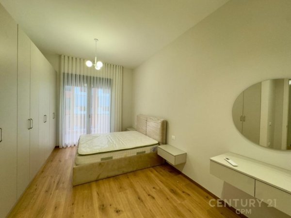 Tirane, jepet me qera apartament 2+1+Aneks+Ballkon Kati 5, 119 m² 1.300 € (Kompleksi Delijorgji)