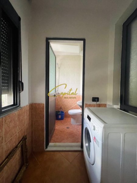 Tirane, jepet me qera apartament 1+1 Kati 3, 42 m² 450 € (21 DHJETORI)