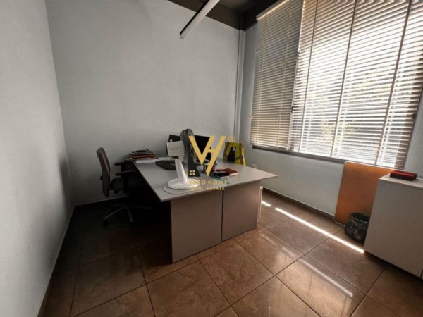 Tirane, jepet me qera zyre Kati 1, 100 m² 900 € (KOMUNA E PARISIT)