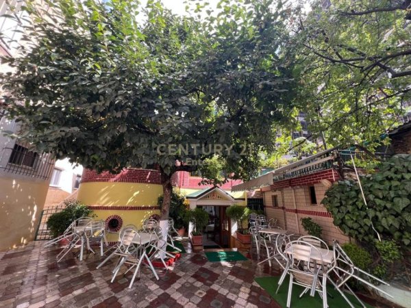 Tirane, jepet me qera ambjent biznesi Kati 0, 366 m² 3.500 € (Myslym Shyr)