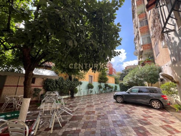 Tirane, jepet me qera ambjent biznesi Kati 0, 366 m² 3.500 € (Myslym Shyr)