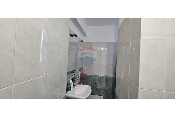 Tirane, jepet me qera apartament 2+1 Kati 4, 77 m² 600 € (Materniteti i ri)