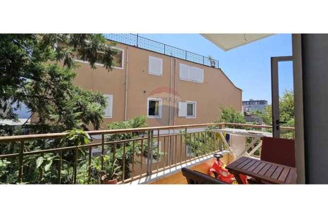 Tirane, jepet me qera apartament 2+1 Kati 4, 77 m² 600 € (Materniteti i ri)