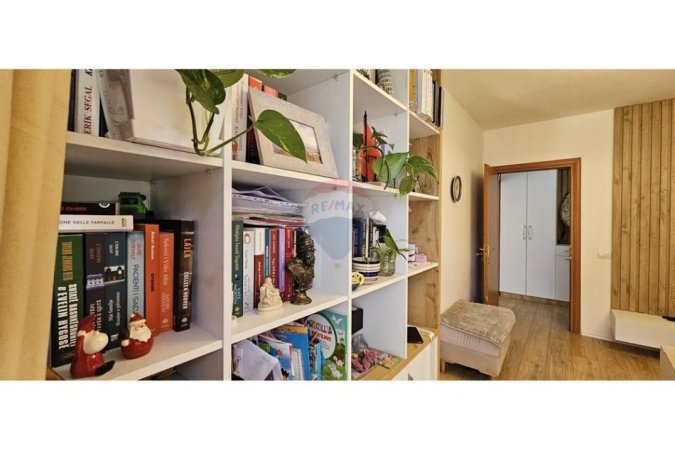 Tirane, jepet me qera apartament 2+1 Kati 4, 77 m² 600 € (Materniteti i ri)