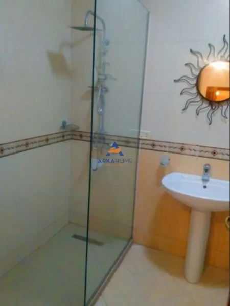 Tirane, jepet me qera apartament 2+1+Ballkon Kati 8, 78 m² 750 € (QENDER, RRUGA SULEJMAN PASHA)