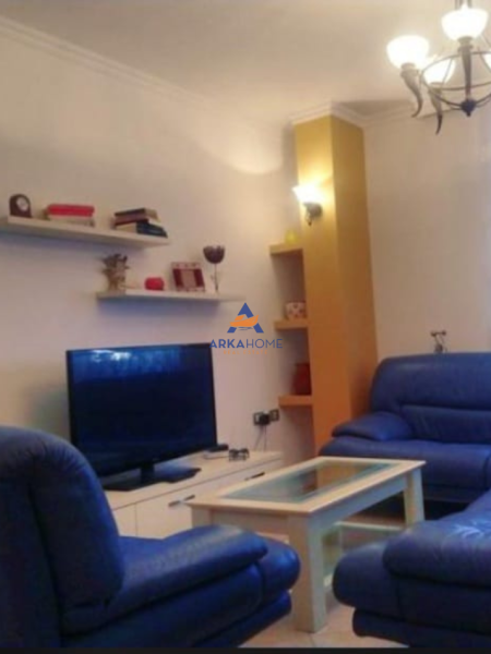 Tirane, jepet me qera apartament 2+1+Ballkon Kati 8, 78 m² 750 € (QENDER, RRUGA SULEJMAN PASHA)