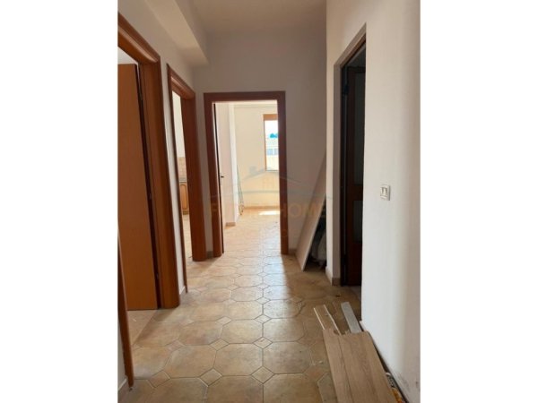 Durres, shitet apartament 2+1+Ballkon Kati 7, 80 m² 80.000 € (Shitet, Apartament 2+1, Plazh Hekurudha,Durres € 80,000)