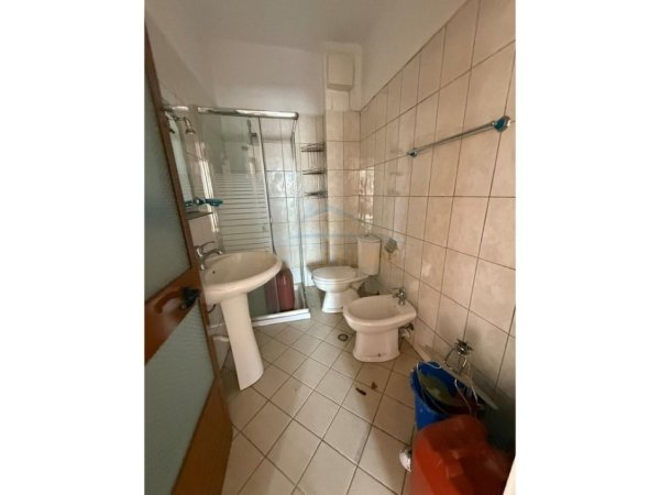 Durres, shitet apartament 2+1+Ballkon Kati 7, 80 m² 80.000 € (Shitet, Apartament 2+1, Plazh Hekurudha,Durres € 80,000)