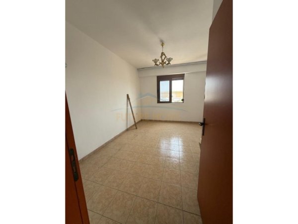 Durres, shitet apartament 2+1+Ballkon Kati 7, 80 m² 80.000 € (Shitet, Apartament 2+1, Plazh Hekurudha,Durres € 80,000)