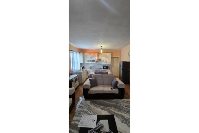 Tirane, shitet shtepi 2+1 Kati 0, 4.000 m² 230.000 € (Vore)