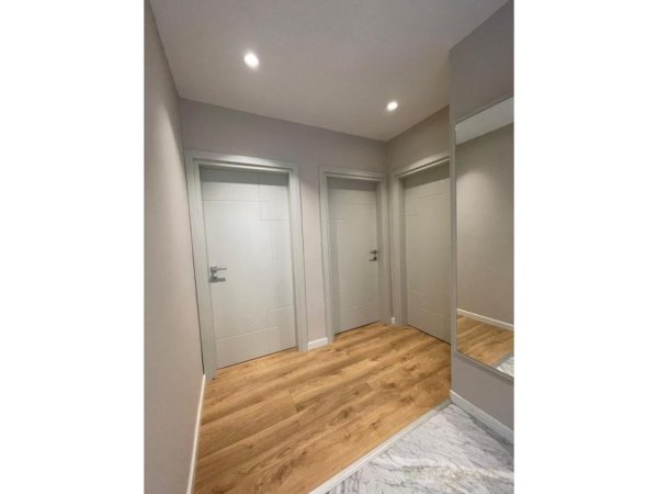 Tirane, jepet me qera apartament 2+1 Kati 3, 85 m² 600 € (Stacioni i trenit)