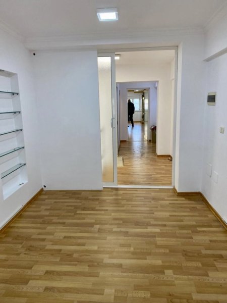 Tirane, shitet ambjent biznesi Kati 0, 122 m² 610.000 € (Ded Gjo Luli)