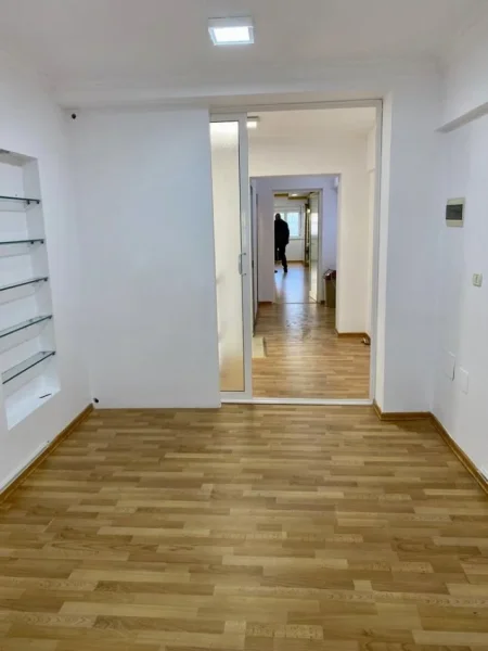 Tirane, shitet ambjent biznesi Kati 0, 122 m² 550.000 € (Ded Gjo Luli)