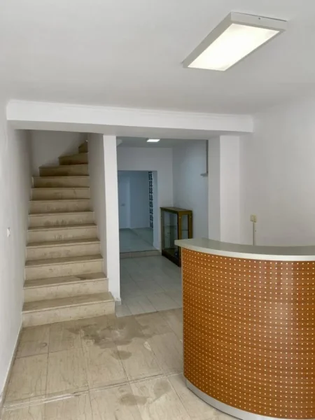 Tirane, shitet ambjent biznesi Kati 0, 122 m² 550.000 € (Ded Gjo Luli)