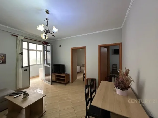 Tirane, jepet me qera apartament 2+1 Kati 2, 80 m² 650 € 