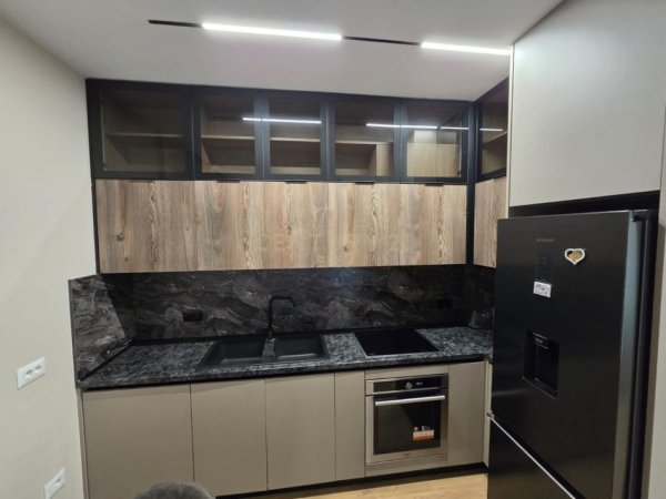 Tirane, jepet me qera apartament 1+1 Kati 2, 74 m² 650 € (Ish Stacioni i Trenit)