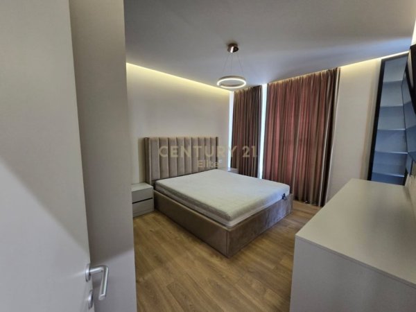 Tirane, jepet me qera apartament 1+1 Kati 2, 74 m² 650 € (Ish Stacioni i Trenit)
