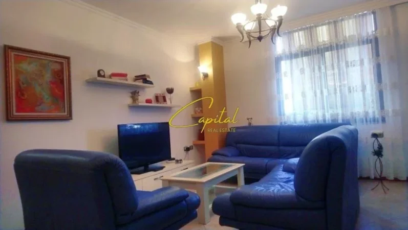 Tirane, jepet me qera apartament 2+1 Kati 8, 78 m² 750 € (QENDER)