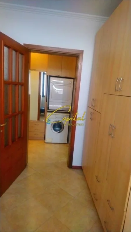 Tirane, jepet me qera apartament 2+1 Kati 8, 78 m² 750 € (QENDER)