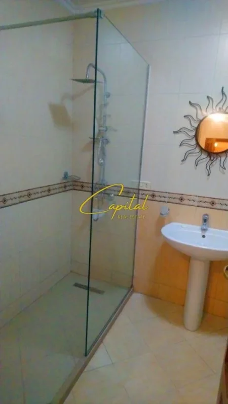 Tirane, jepet me qera apartament 2+1 Kati 8, 78 m² 750 € (QENDER)