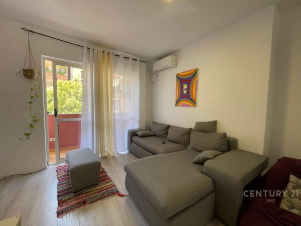 Tirane, jepet me qera apartament 1+1 Kati 2, 60 m² 600 € 