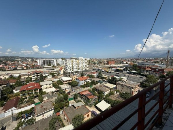 Tirane, jepet me qera apartament 2+1 Kati 8, 110 m² 600 € 