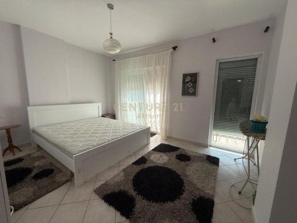Tirane, jepet me qera apartament 2+1 Kati 8, 110 m² 600 € 